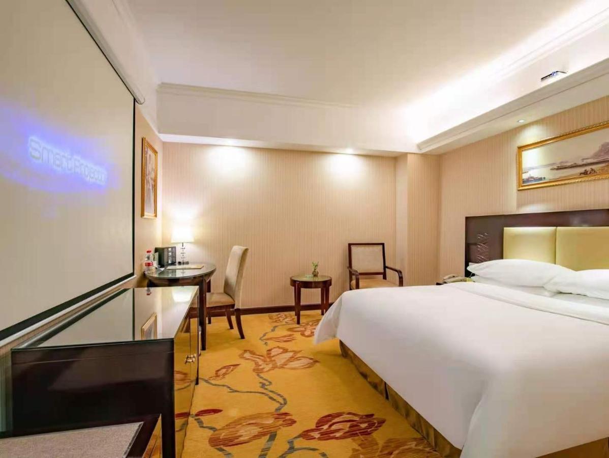 Vienna Hotel Baoan Liutang Xin'an  Buitenkant foto