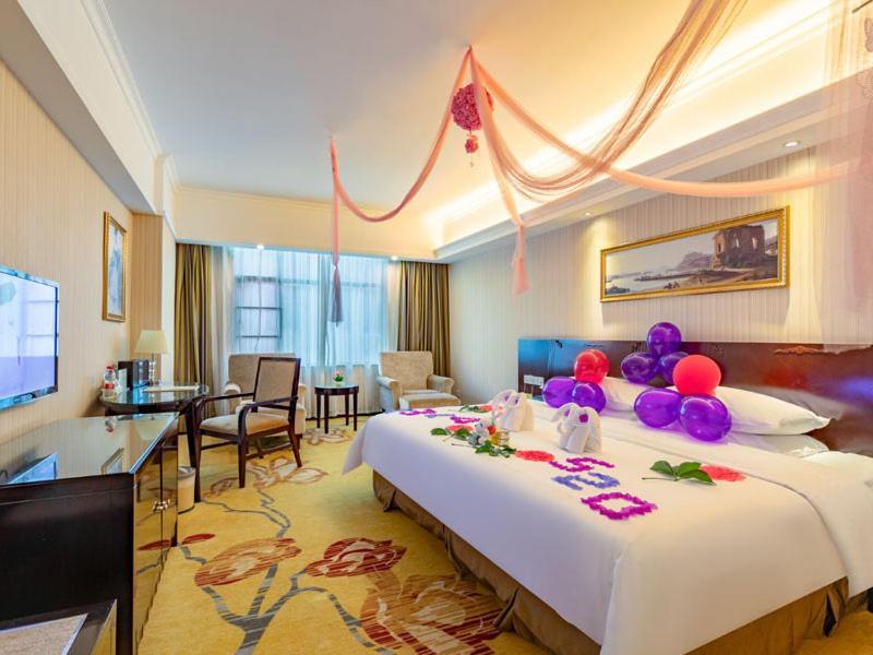 Vienna Hotel Baoan Liutang Xin'an  Buitenkant foto